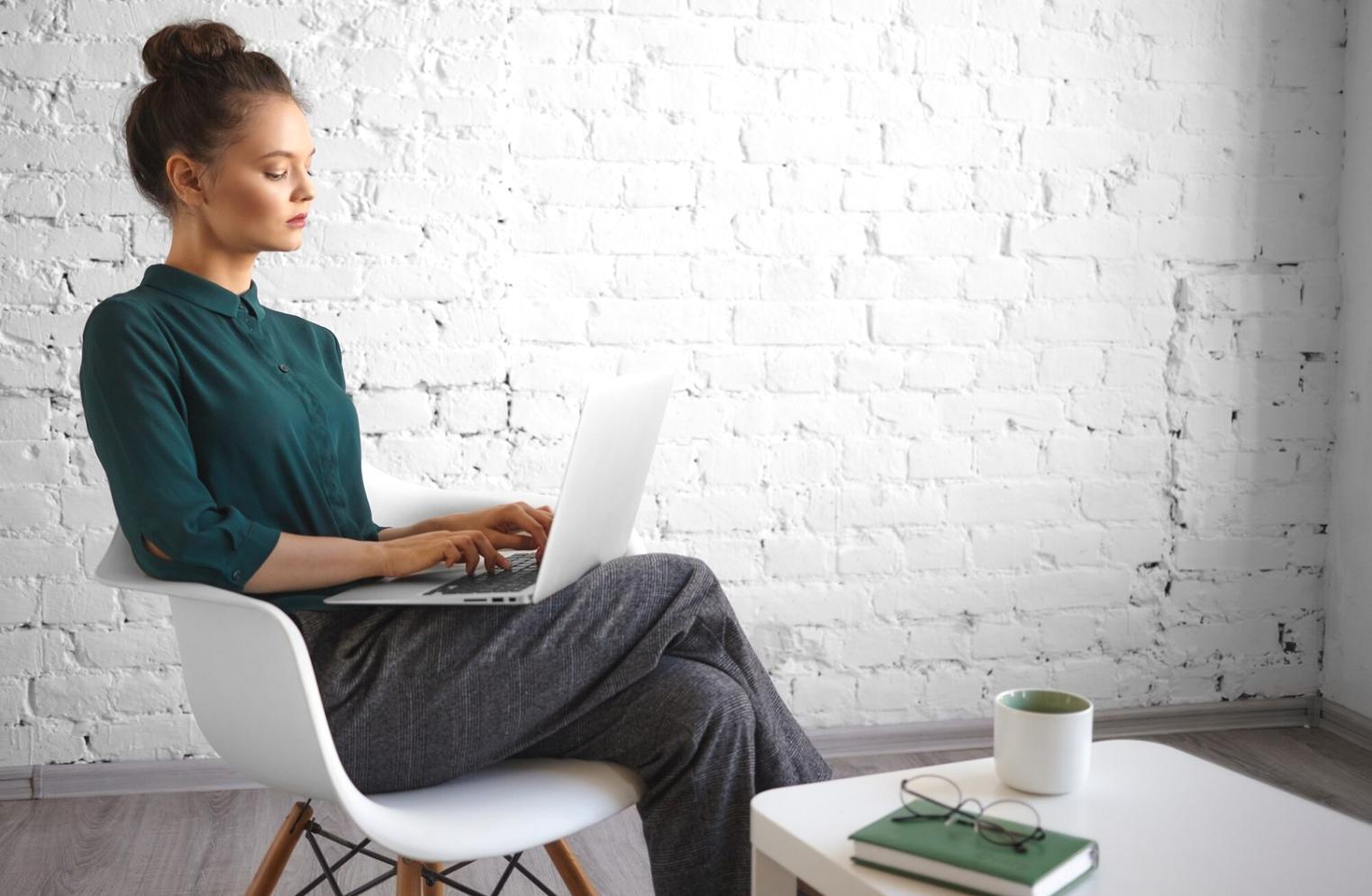 Strategische Finanzplanung mit professionellen Unterlagen und Dokumenten